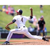 Pitcher Dwyane Matos with the Schaumburg Boomers